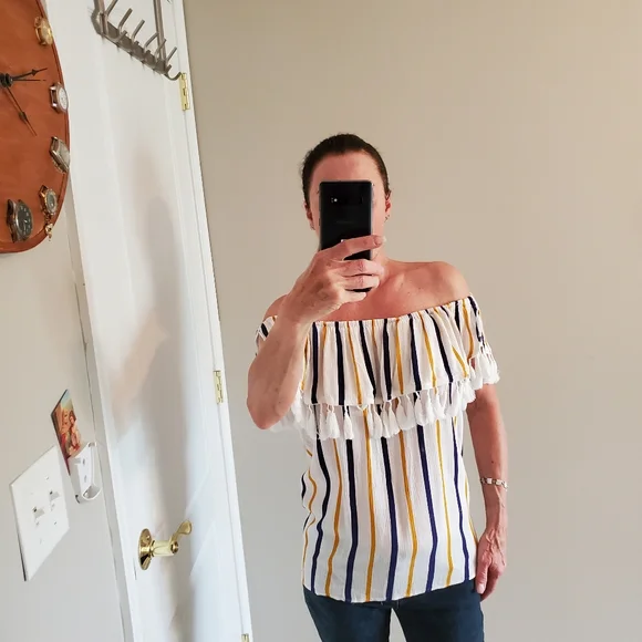 KORI, top, off shoulder - Picture 10 of 11